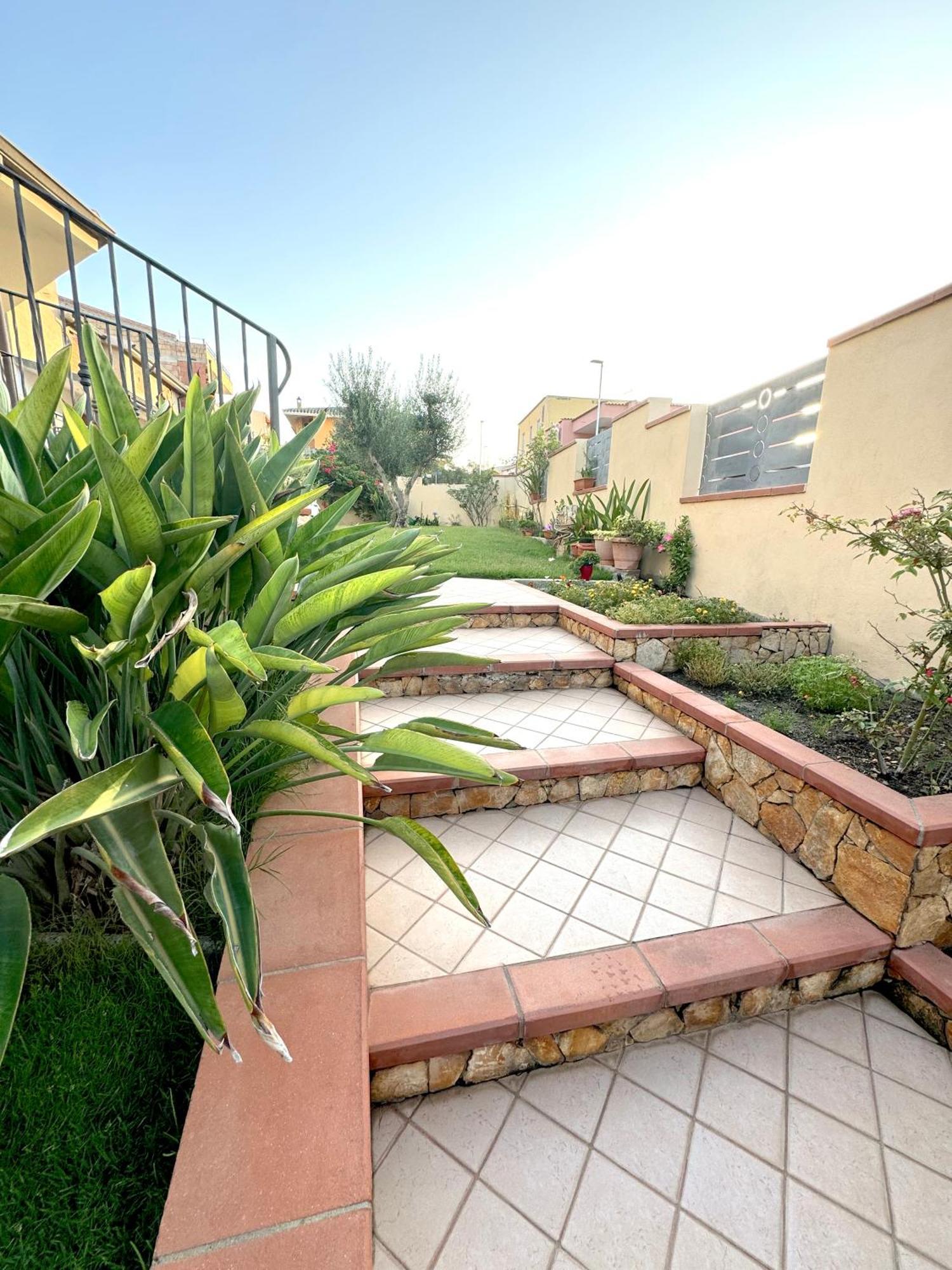 Rosa'S House - Zona Ospedaliera Apartment Cagliari Bagian luar foto