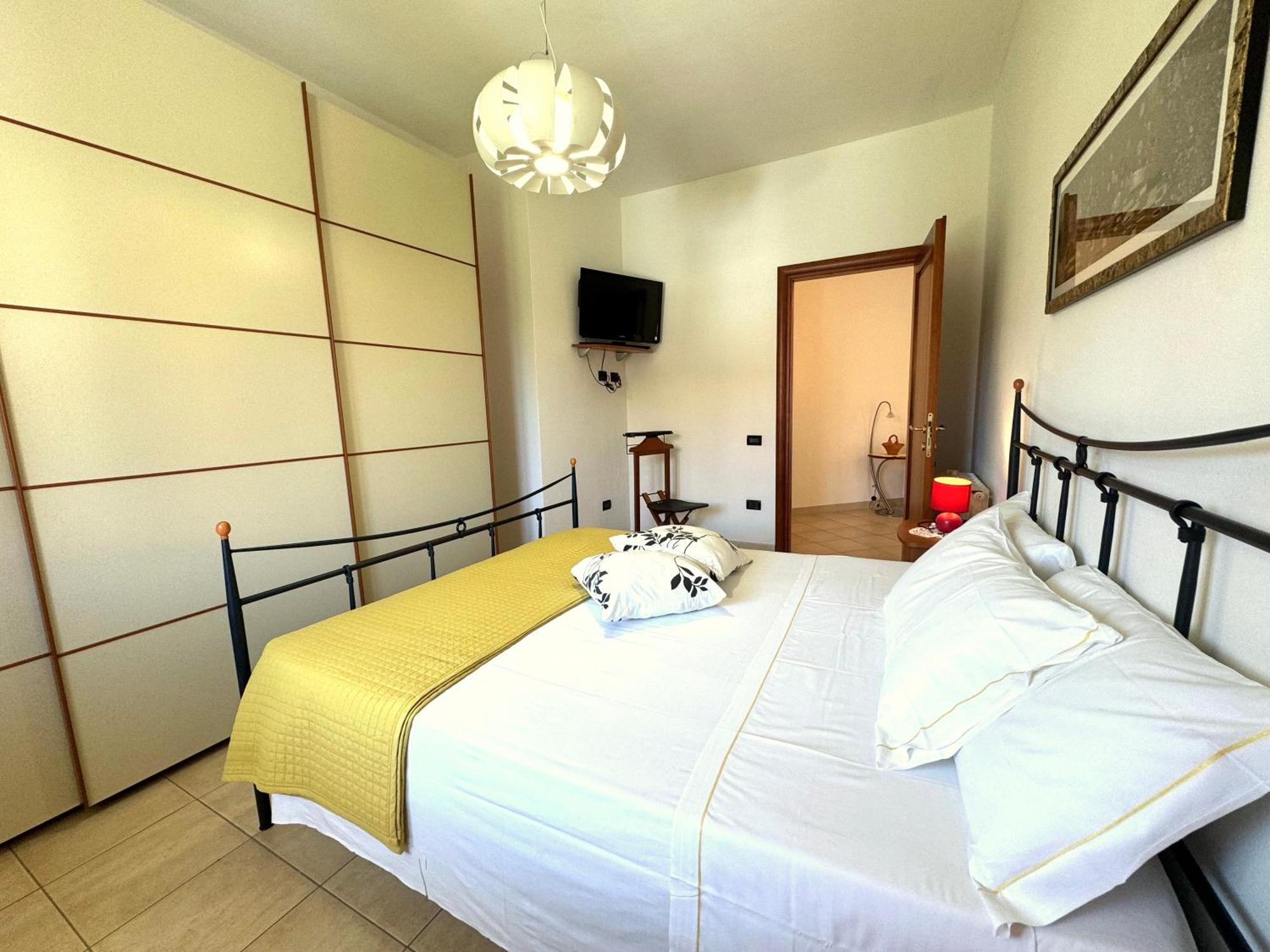 Rosa'S House - Zona Ospedaliera Apartment Cagliari Bagian luar foto